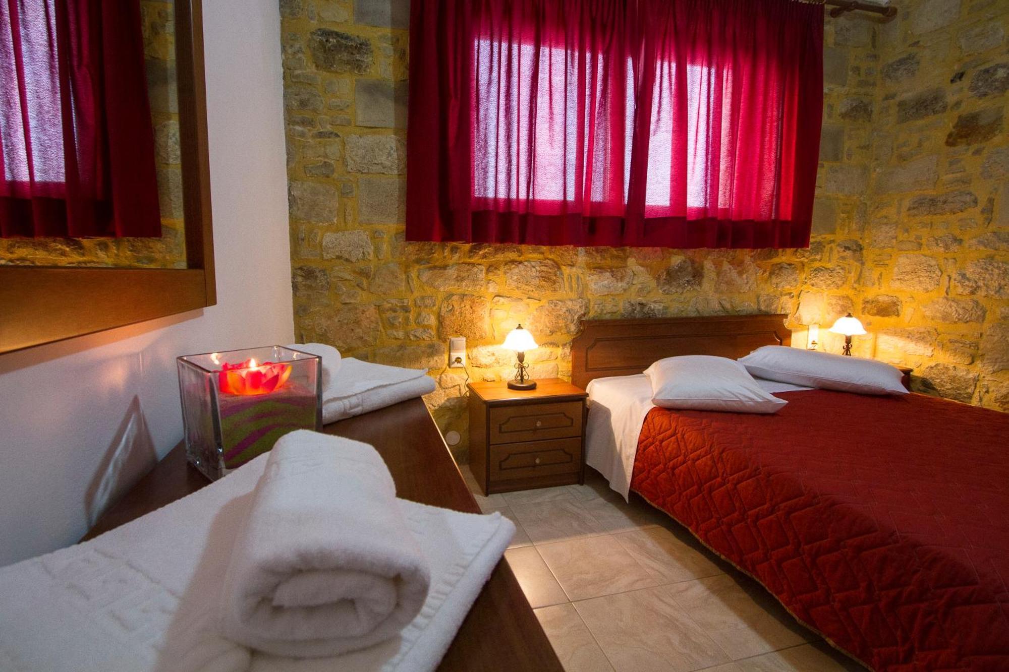 Agarathos Traditional Rooms - Pool - Kaliviani -On The Road To Balos Номер фото