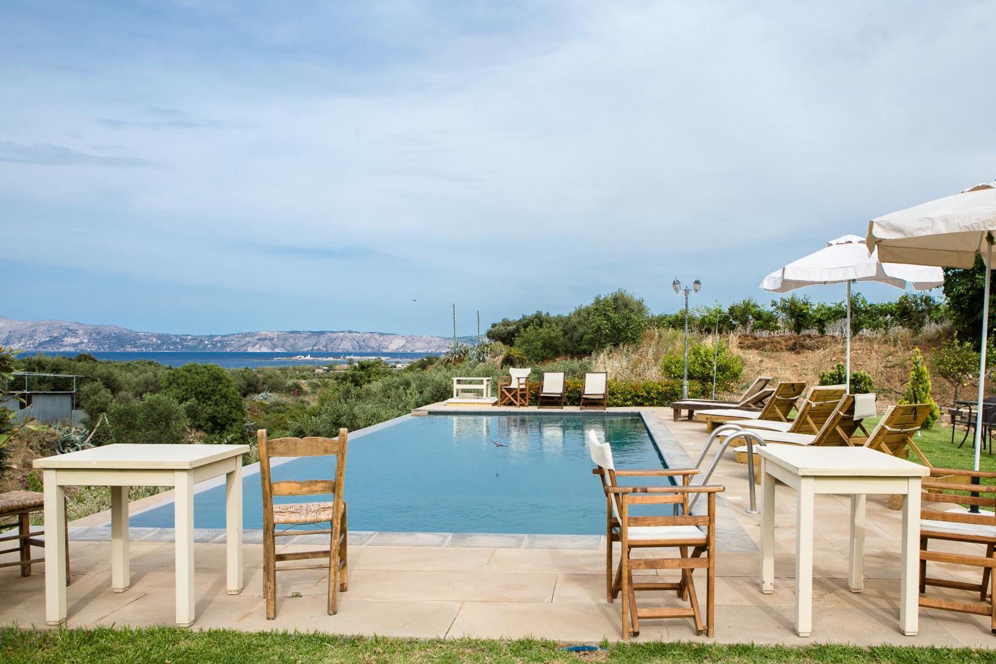 Agarathos Traditional Rooms - Pool - Kaliviani -On The Road To Balos Екстер'єр фото