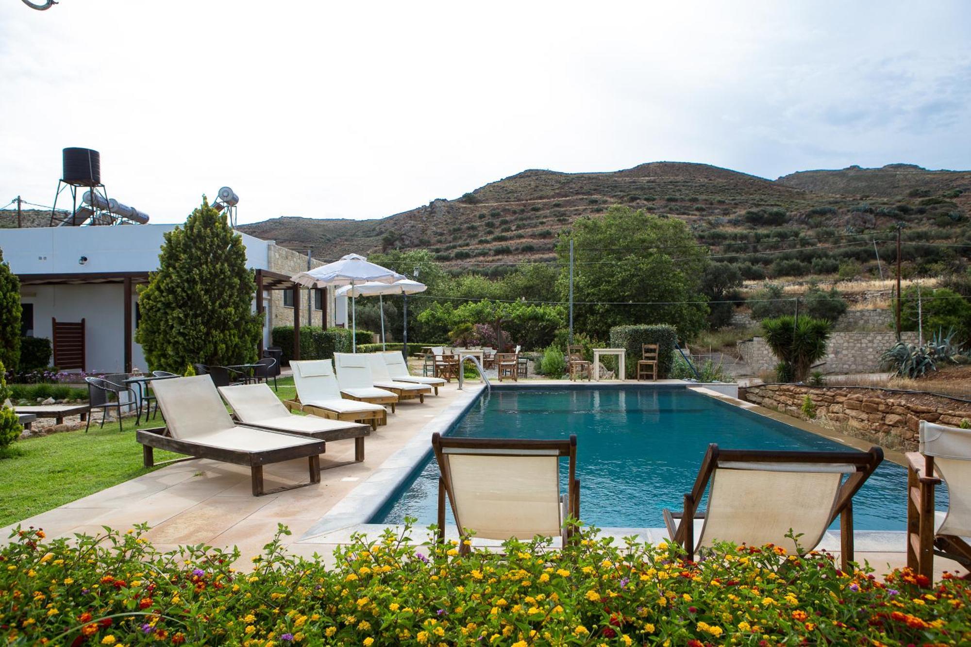 Agarathos Traditional Rooms - Pool - Kaliviani -On The Road To Balos Екстер'єр фото