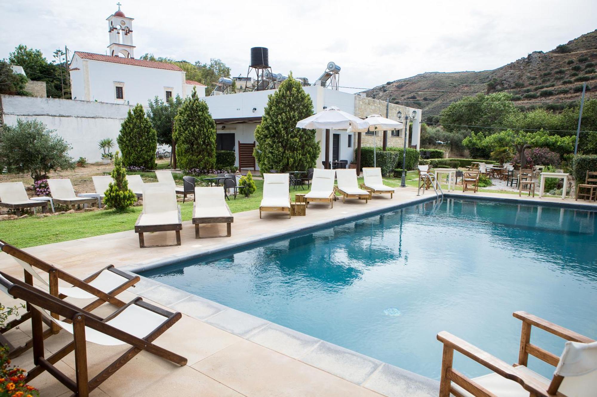 Agarathos Traditional Rooms - Pool - Kaliviani -On The Road To Balos Екстер'єр фото