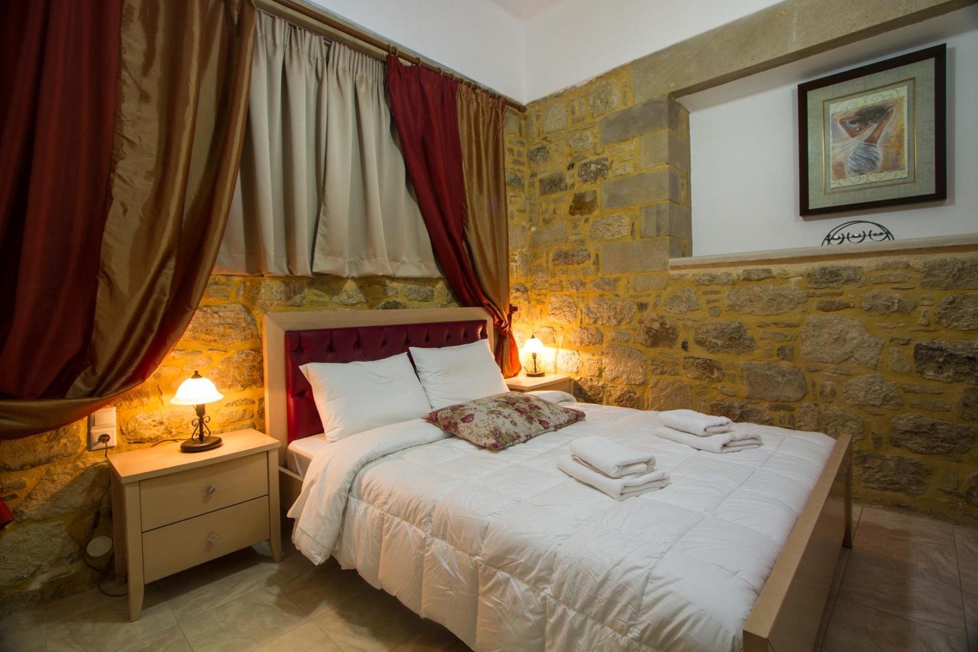 Agarathos Traditional Rooms With Pool Kaliviani Екстер'єр фото