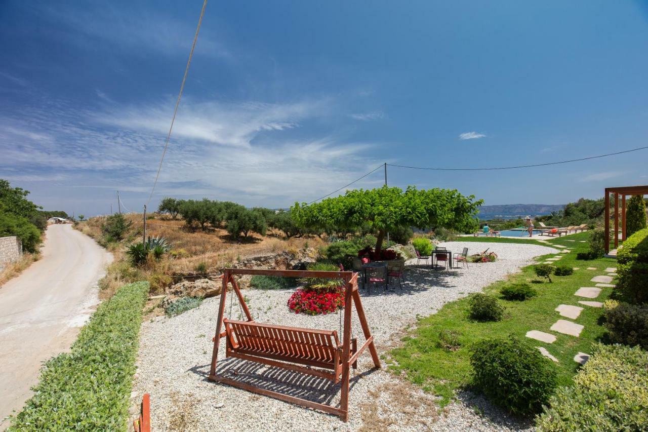 Agarathos Traditional Rooms - Pool - Kaliviani -On The Road To Balos Екстер'єр фото